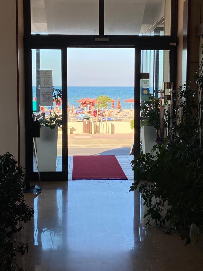 Gfh - Hotel Spiaggia D'Oro Marotta Bagian luar foto