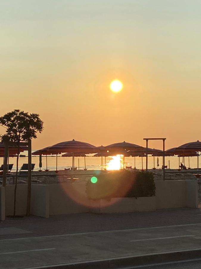 Gfh - Hotel Spiaggia D'Oro Marotta Bagian luar foto