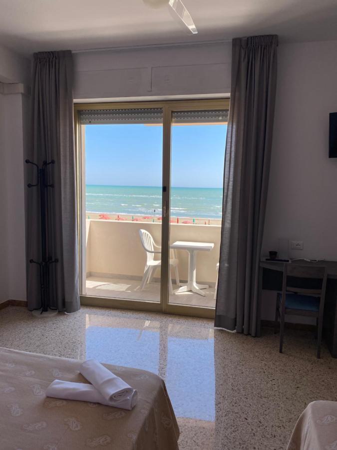Gfh - Hotel Spiaggia D'Oro Marotta Bagian luar foto